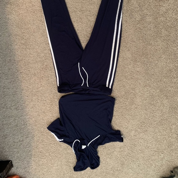 Matching set - Picture 1 of 1